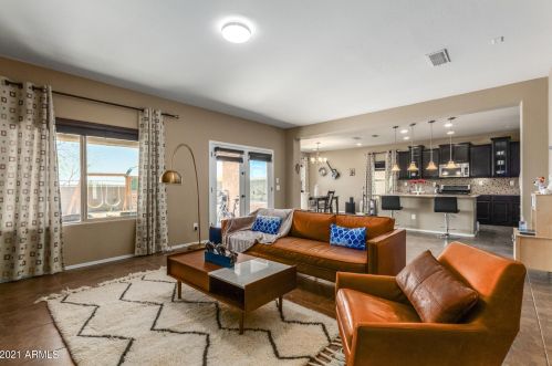 1759 Desperado Way, Phoenix, AZ 85085-6330