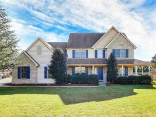 5788 Glen Oaks Dr, Beartown, PA 17555-9449