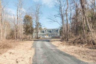 30 Van Ave, West Saugerties, NY 12477-3335