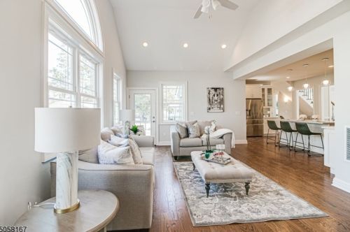 20 Linda Ln, Clark NJ  07066-2631 exterior