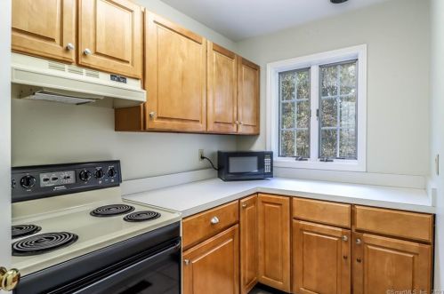 13 Rajcula Farm Rd, Brookfield Center CT  06804-1200 exterior