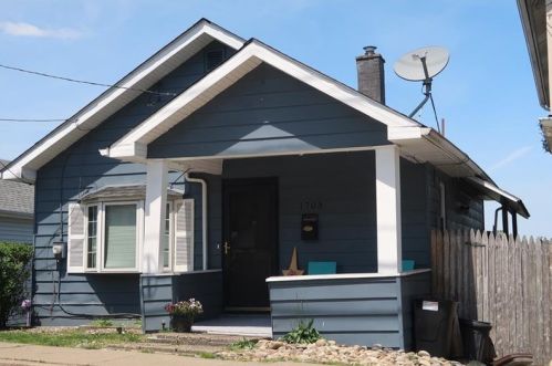 1703 Romine Ave, Mckeesport, PA 15133-3324