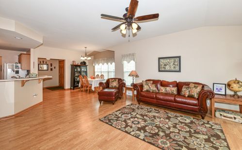 618 Park Dr, Waterford WI  53185-2890 exterior