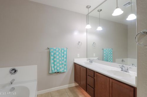 1888 Hubbard Ln, Casa Grande AZ  85122-6742 exterior