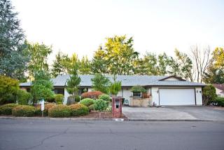 4905 Neskowin Ave, Portland, OR 97229-2813