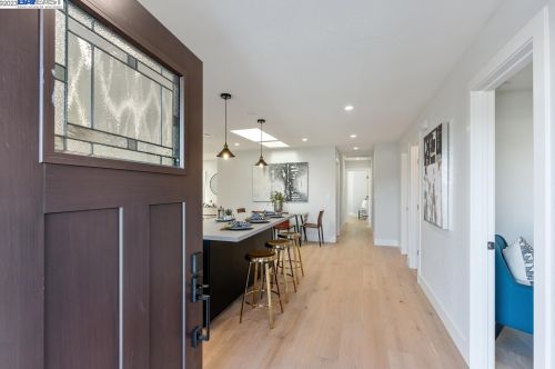 7298 Tamarack Dr, Pleasanton CA  94568-1749 exterior