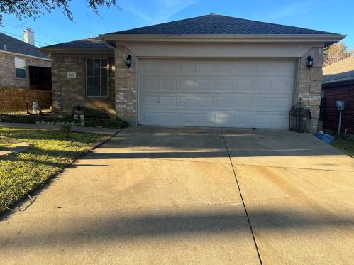 803 Slaughter Ln, Euless TX  76040-8954 exterior
