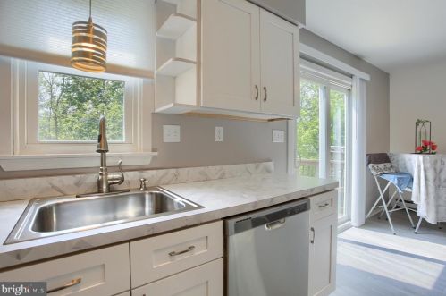 56 Ashford Dr, West Enola PA  17025-2320 exterior