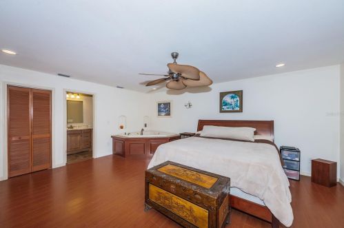 2152 75th Way, Saint Petersburg FL  33710-3846 exterior