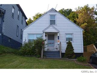 613 Pond St, Syracuse, NY 13208-2151