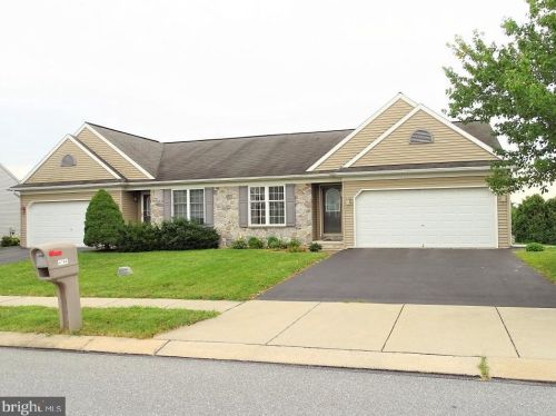 4144 Green Park Dr, Mount Joy, PA 17552-8856