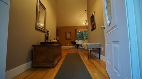 29 Old Simsbury Rd, Granby, CT 06035-2821