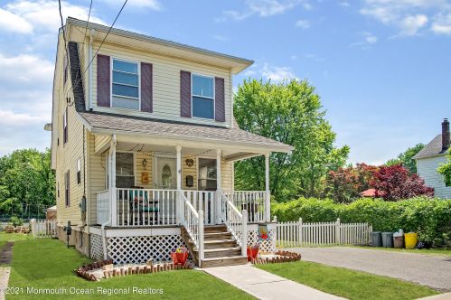 28 Bentley Ave, Trenton NJ  08619-3720 exterior