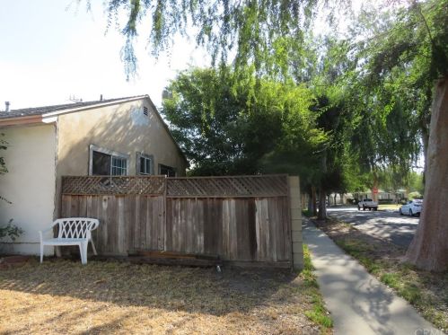 1833 Pepper Tree Ln, San Bernardino CA  92404-4956 exterior