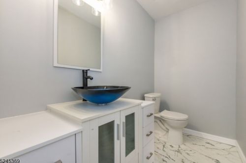 14 Ironwood Way, West Paterson NJ  07424-2019 exterior