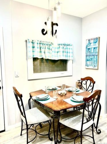 7 Little Ave, Middletown NY  10940-5109 exterior