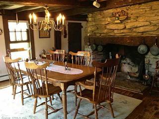 95 Pautipaug Hill Rd, Lisbon, CT 06330-1015