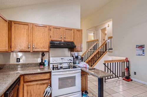 994 Nome St, Denver CO 80014-1850 exterior