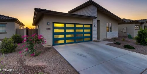 17608 Rosa Dr, Maricopa, AZ 85138-1841