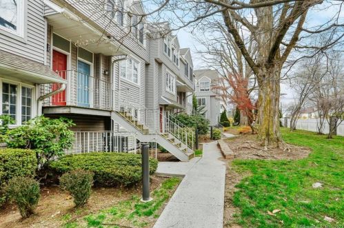 2700 Bedford St, Stamford, CT 06905-3928