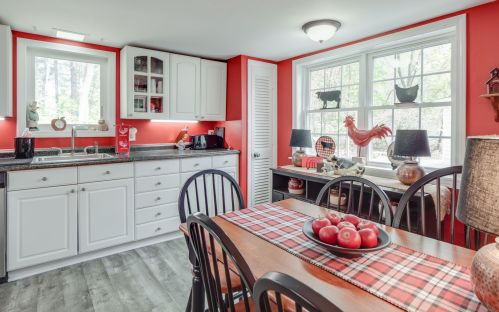 204 Dunstable Rd, Nashua NH  03062-2340 exterior