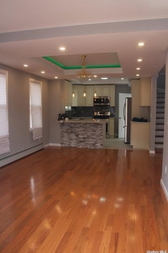 191-51 112th Rd, Jamaica, NY 11412-3801