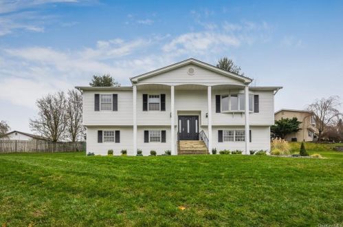 5 Stonecrest Dr, Thiells, NY 10984-1501