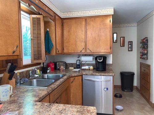 1501 Beauchamp St, Green Bay, WI 54304-3227