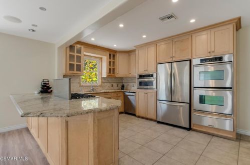 4576 Adam Rd, Simi Valley, CA 93063-2428