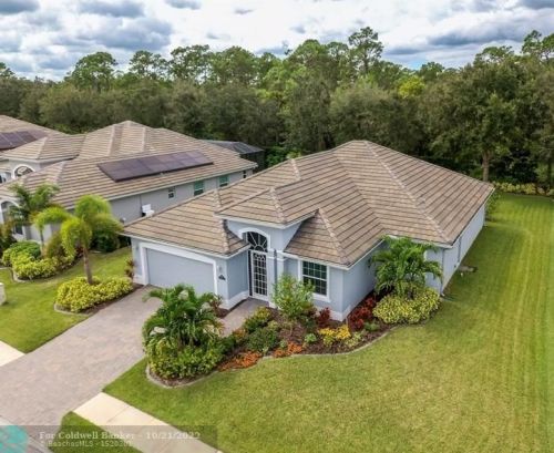 6077 Graysen Sq, Vero Beach, FL 32967-2944