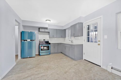 3027 Wickham Ave, Bronx, NY 10469-3217