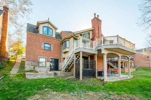 85 Parkridge Ln, Pittsburgh, PA 15228-1105