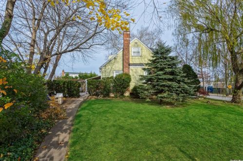 111 County Courthouse Rd, New Hyde Park, NY 11040-5343