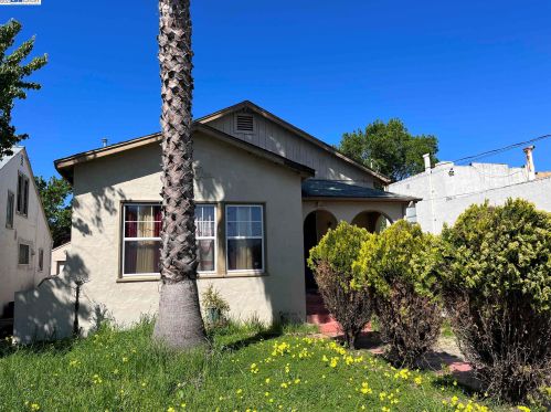 1158 Beacon St, West Pittsburg, CA 94565-2430