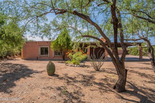 9240 Summer Trl, Tucson, AZ 85749-8660