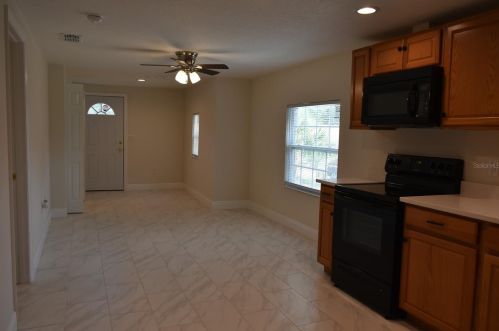 1123 Hawthorne Ave, Apopka FL  32703-6399 exterior