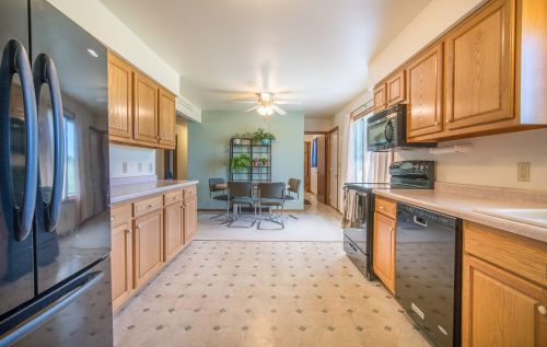 809 Steeple View Rd, West Bend, WI 53095-9587