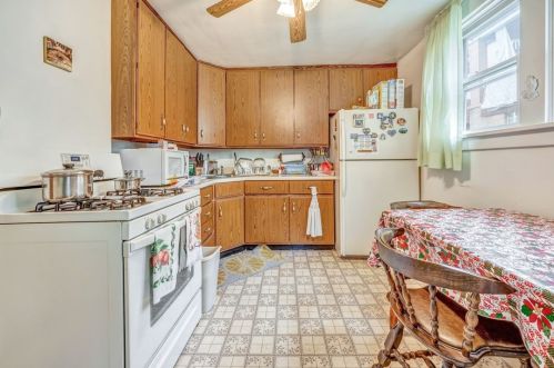 432 Melrose Ave, Ambridge PA 15003-2404 exterior