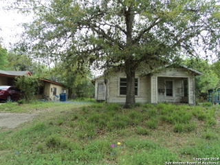 620 Bowen St, Pleasanton, TX 78064-2722