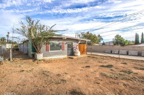 8435 Mission Blvd, Riverside CA  92509-2976 exterior