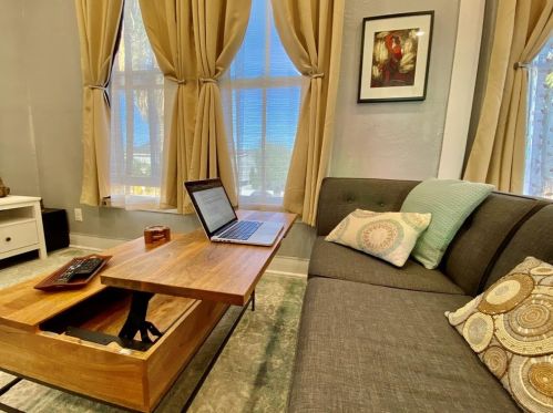 811 10 St, Galveston TX 77550-5118 exterior