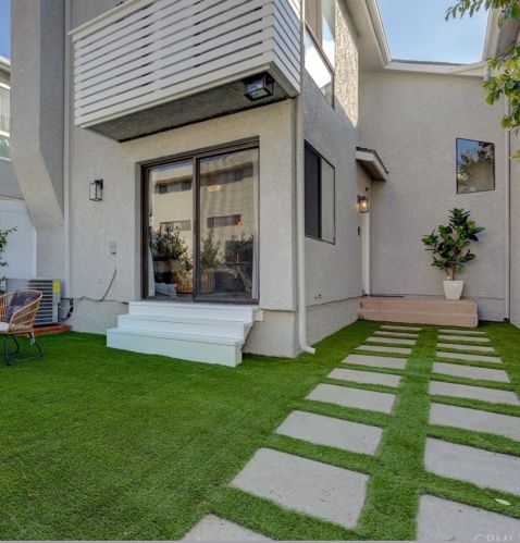 1902 Graham Ave, Redondo Beach, CA 90278-1921
