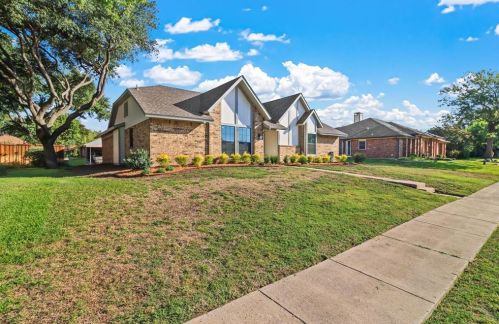 1653 Belltower Dr, Lewisville TX  75067-3202 exterior