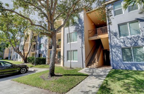1112 Villa Cir, Boynton Beach, FL 33435