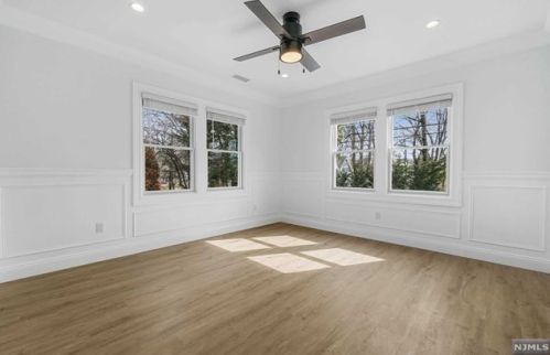 6 Somerville Rd, Ridgewood NJ  07450-4609 exterior