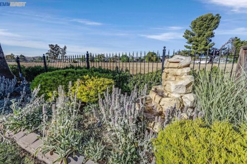 1419 Aster Ln, Livermore CA  94551-1417 exterior