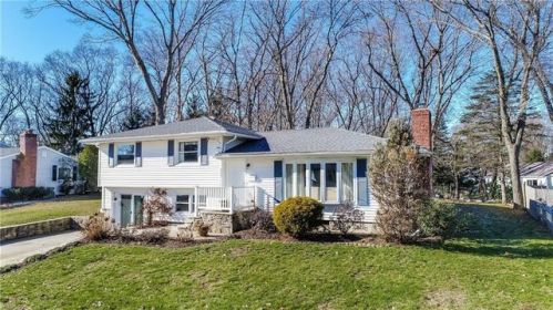 353 Diamond Hill Rd, Warwick, RI 02886-8554