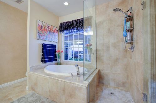 10956 Calle Oro Verde, Valley Center CA  92082-4201 exterior