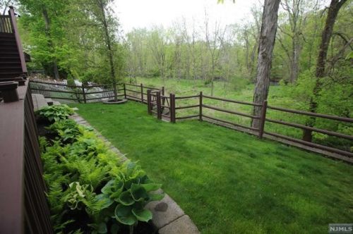 44 Hunters Run, Oakland NJ  07436-2344 exterior