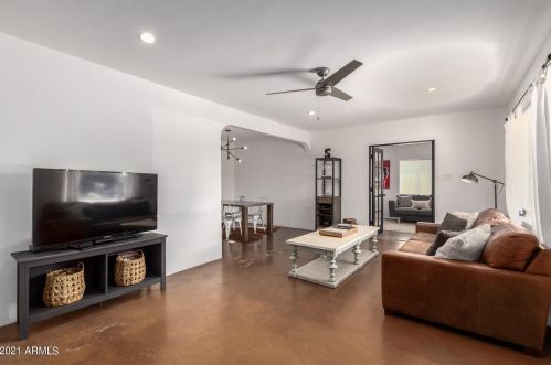 6825 10th Pl, Phoenix, AZ 85014-1021